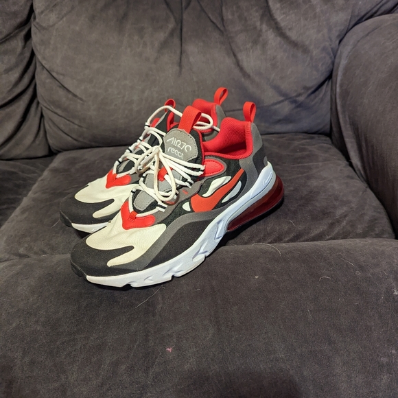 Nike airmax 270 react GS Iron grey University red - Picture 1 of 6